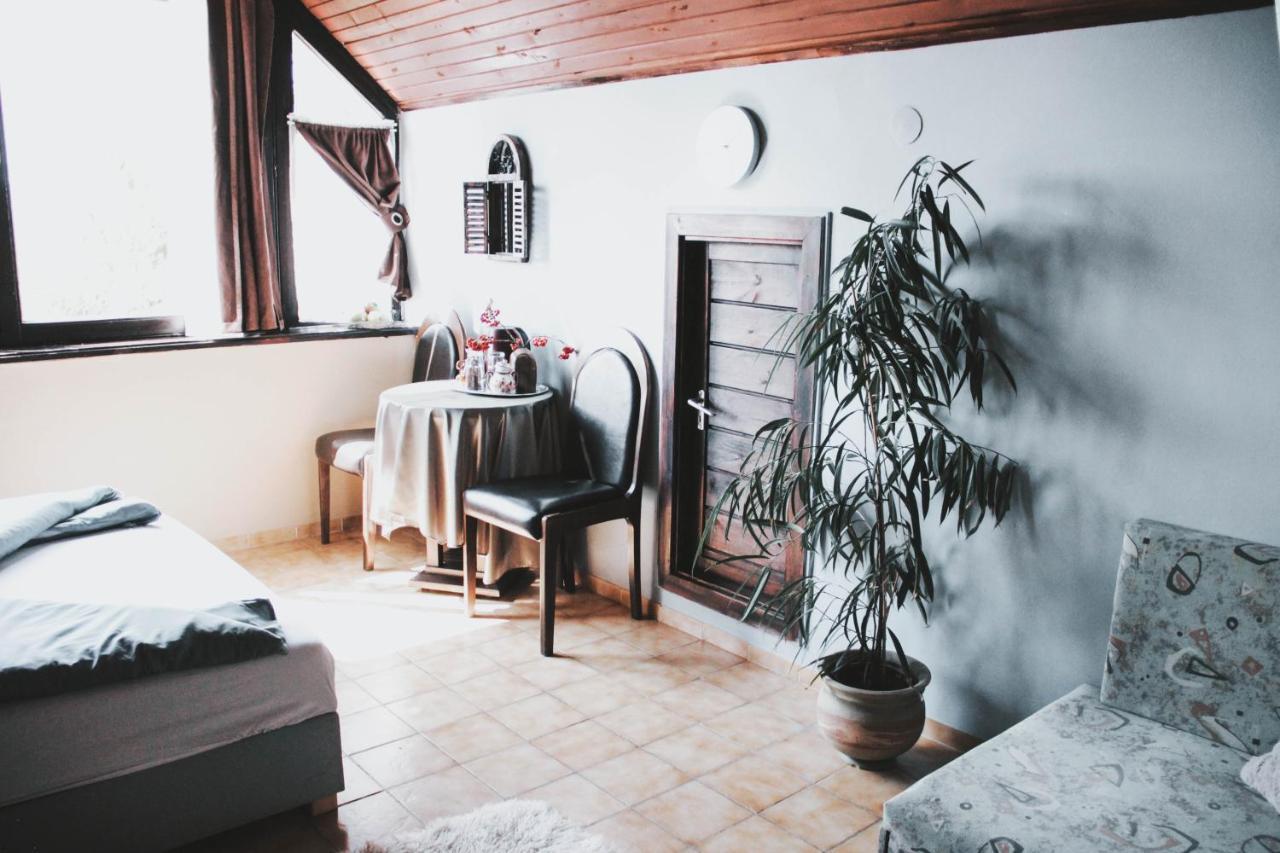 Pannonhalma Panzio Bed & Breakfast Exterior photo