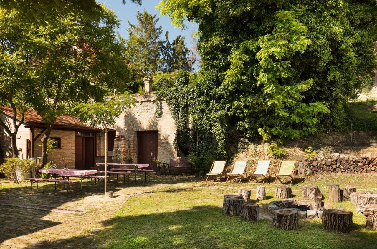 Pannonhalma Panzio Bed & Breakfast Exterior photo